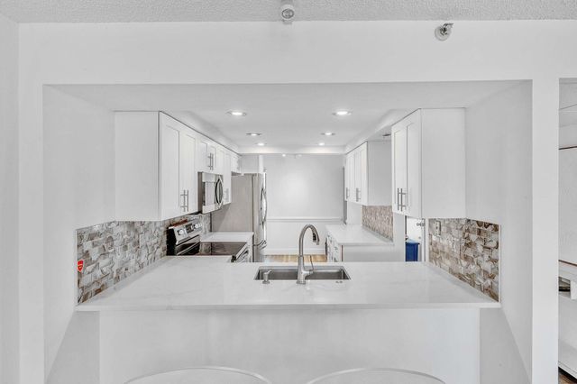 17 Royal Palm Way 3010, Boca Raton, FL 33432
