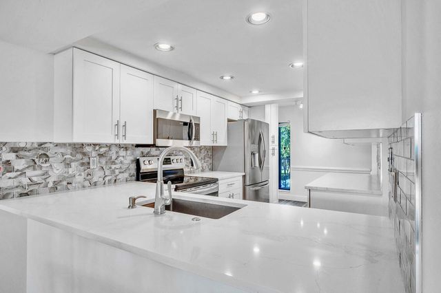 17 Royal Palm Way 3010, Boca Raton, FL 33432