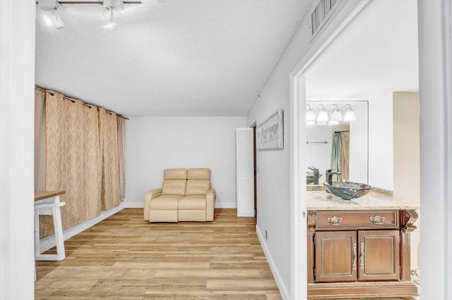 17 Royal Palm Way 3010, Boca Raton, FL 33432