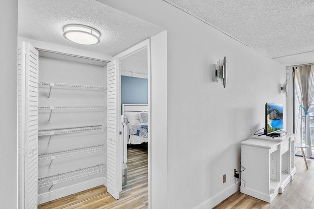 17 Royal Palm Way 3010, Boca Raton, FL 33432