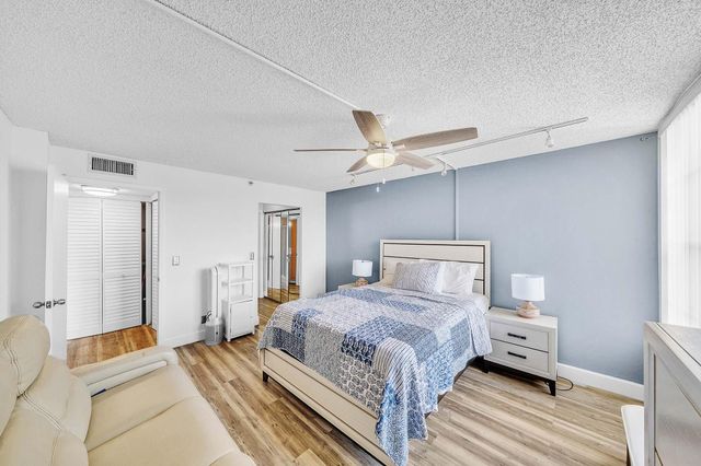 17 Royal Palm Way 3010, Boca Raton, FL 33432