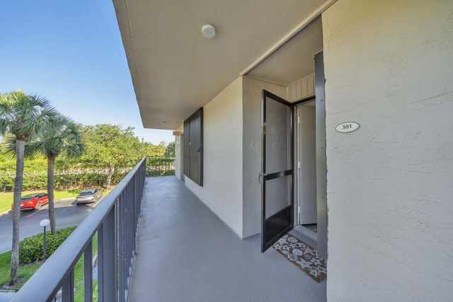 17 Royal Palm Way 3010, Boca Raton, FL 33432