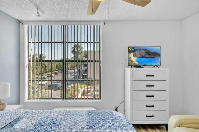 17 Royal Palm Way 3010, Boca Raton, FL 33432