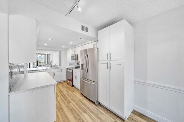 17 Royal Palm Way 3010, Boca Raton, FL 33432