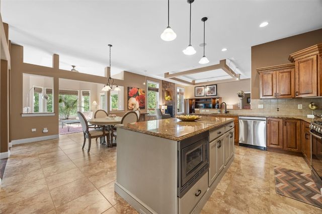 2907 High Bluff Drive, Coralville, IA 52241