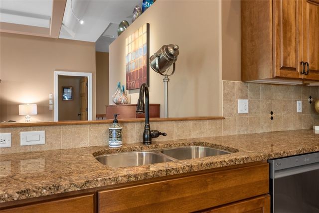 2907 High Bluff Drive, Coralville, IA 52241