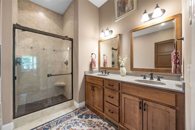 2907 High Bluff Drive, Coralville, IA 52241