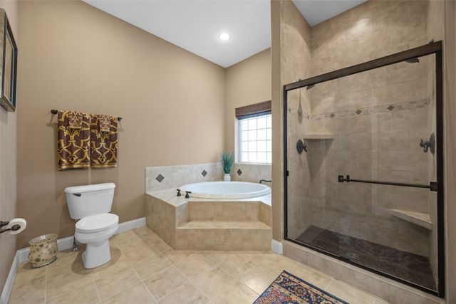 2907 High Bluff Drive, Coralville, IA 52241