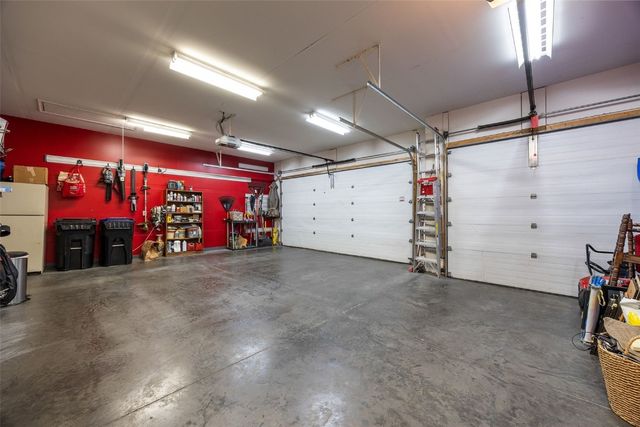 2907 High Bluff Drive, Coralville, IA 52241