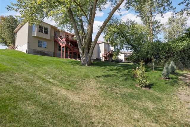 2907 High Bluff Drive, Coralville, IA 52241