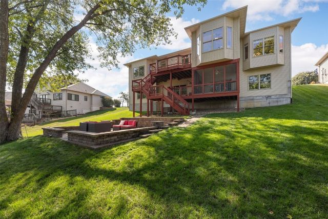 2907 High Bluff Drive, Coralville, IA 52241