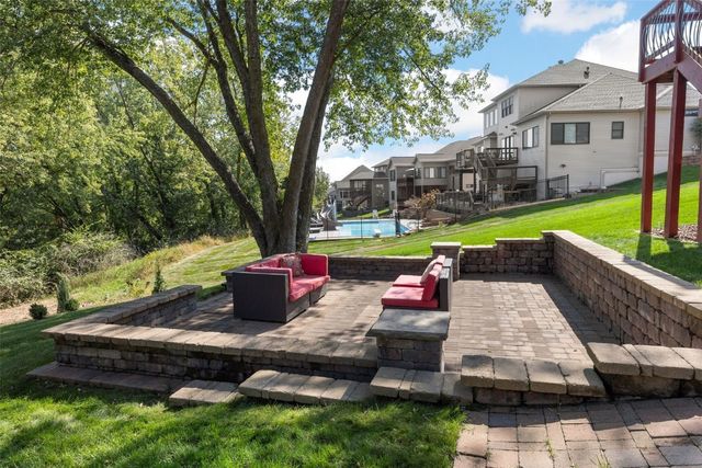 2907 High Bluff Drive, Coralville, IA 52241