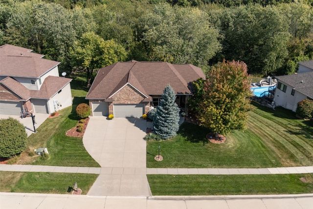 2907 High Bluff Drive, Coralville, IA 52241