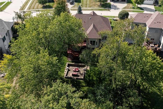 2907 High Bluff Drive, Coralville, IA 52241