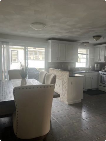 138 Mount Washington St 138, Lowell, MA 01854