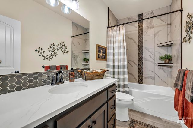 1529 Clear Creek Loop, Twin Falls, ID 83301