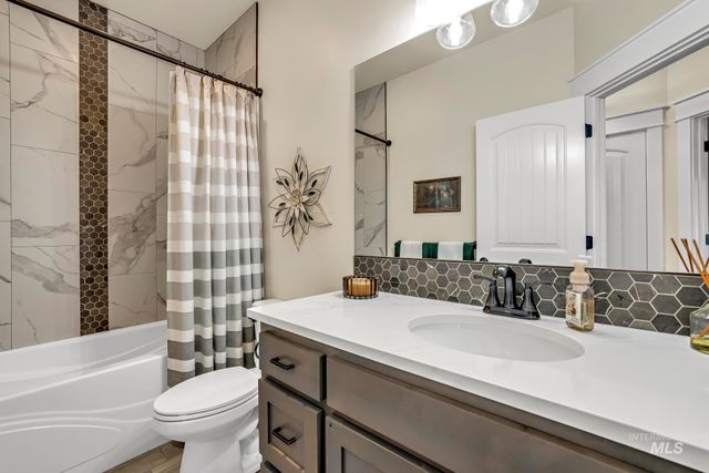 1529 Clear Creek Loop, Twin Falls, ID 83301