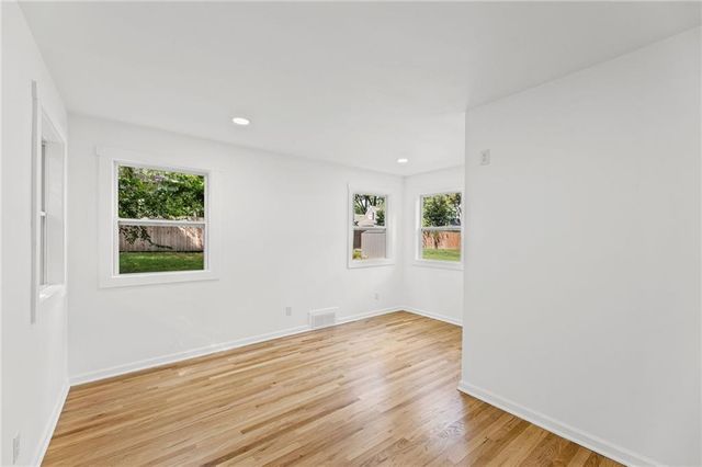 4916 W 57th Terrace, Roeland Park, KS 66205