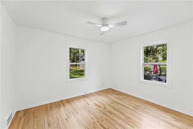 4916 W 57th Terrace, Roeland Park, KS 66205