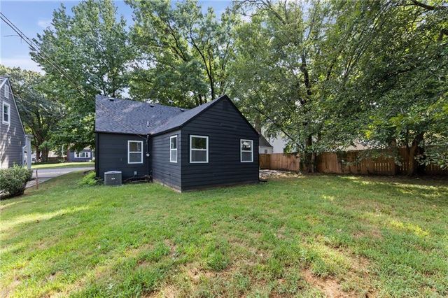 4916 W 57th Terrace, Roeland Park, KS 66205