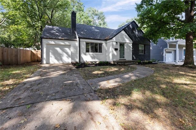4916 W 57th Terrace, Roeland Park, KS 66205