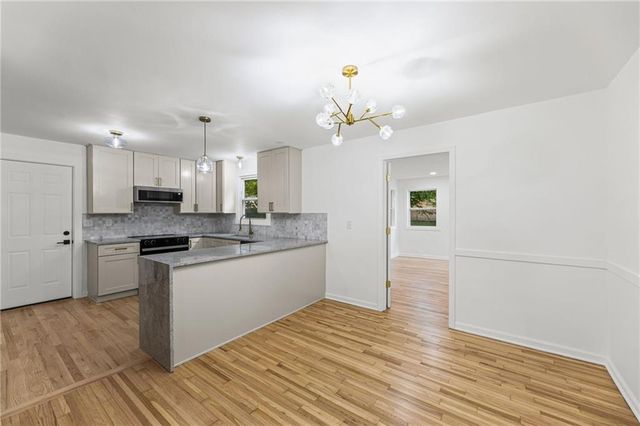 4916 W 57th Terrace, Roeland Park, KS 66205