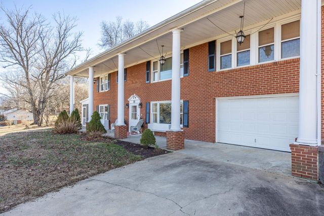 15 PAINTER ST, Luray, VA 22835