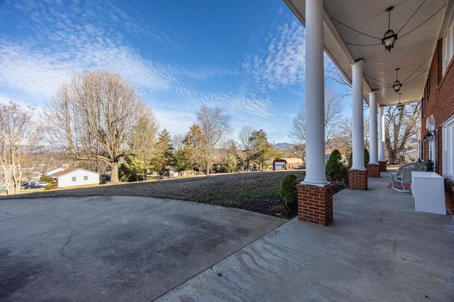 15 PAINTER ST, Luray, VA 22835