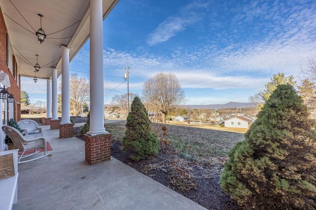 15 PAINTER ST, Luray, VA 22835