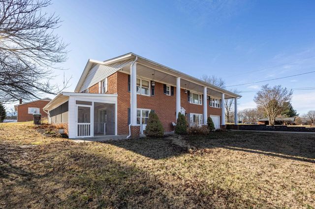 15 PAINTER ST, Luray, VA 22835