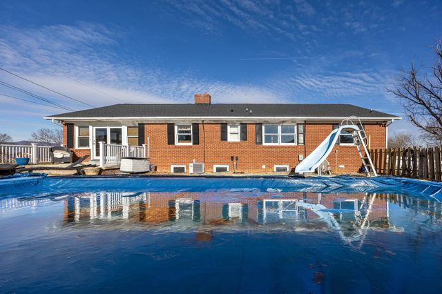 15 PAINTER ST, Luray, VA 22835