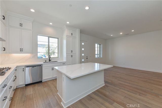 162 Pattern, Irvine, CA 92618