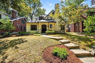7452 Stratford Avenue, University City, MO 63130