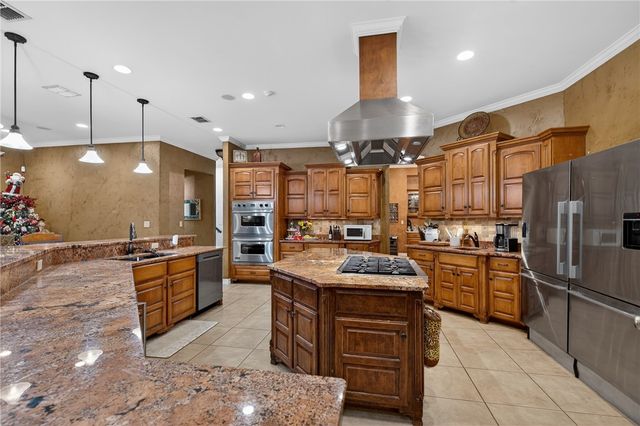 5488 River Trail Dr, Robstown, TX 78380