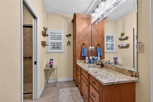 5488 River Trail Dr, Robstown, TX 78380