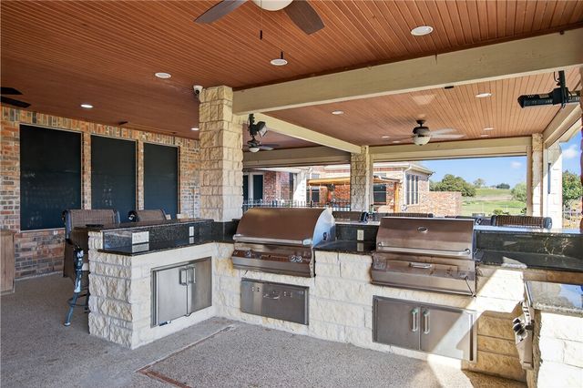 5488 River Trail Dr, Robstown, TX 78380