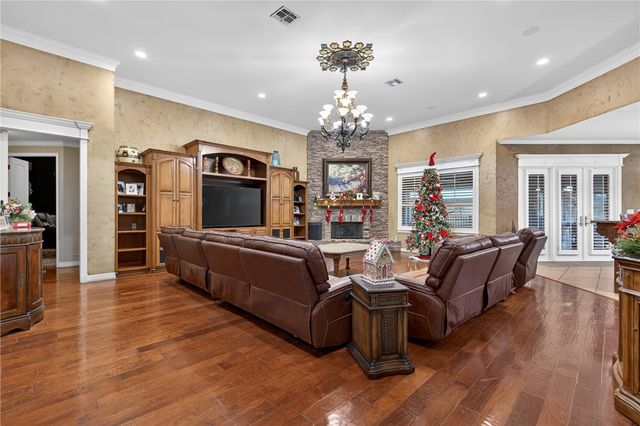 5488 River Trail Dr, Robstown, TX 78380