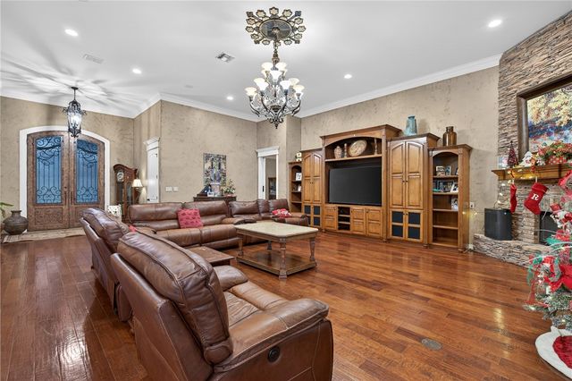 5488 River Trail Dr, Robstown, TX 78380