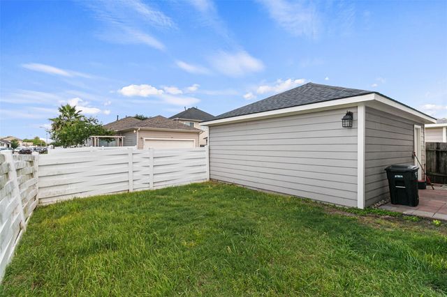1233 Verde Trails Drive, Houston, TX 77073