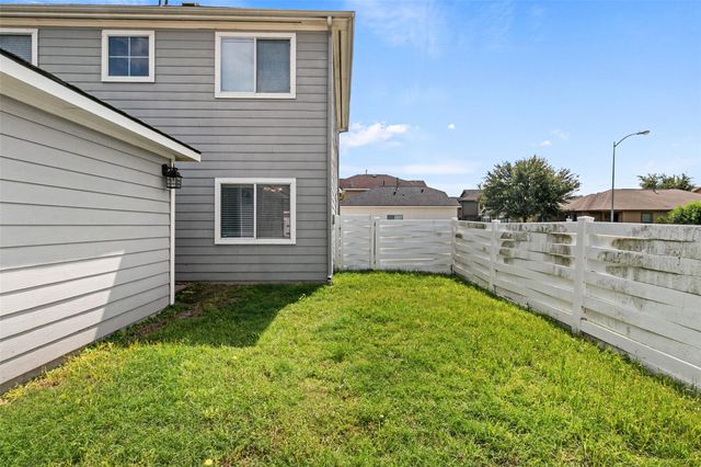 1233 Verde Trails Drive, Houston, TX 77073