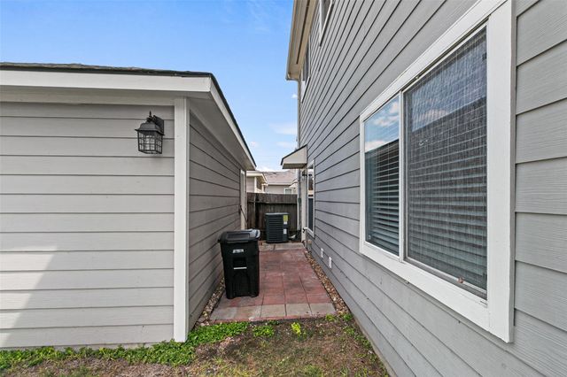 1233 Verde Trails Drive, Houston, TX 77073