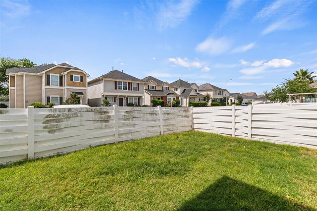1233 Verde Trails Drive, Houston, TX 77073