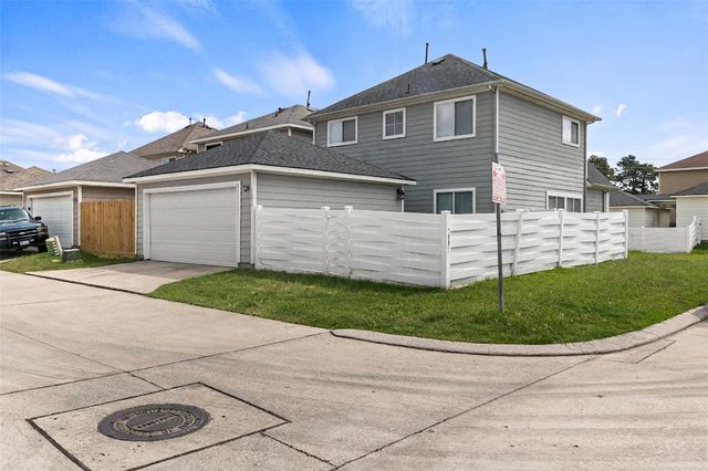 1233 Verde Trails Drive, Houston, TX 77073