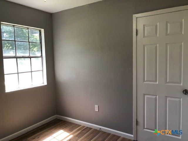 2316 N Austin Street, Seguin, TX 78155