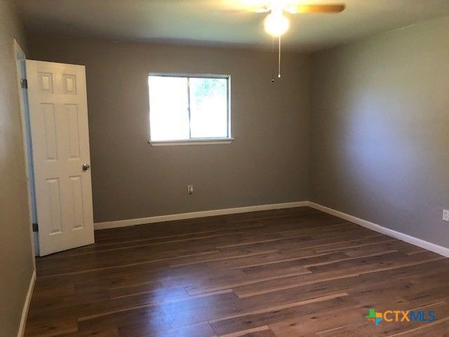 2316 N Austin Street, Seguin, TX 78155