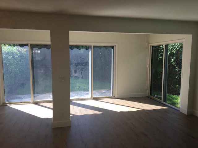 27 East Road, Delray Beach, FL 33483