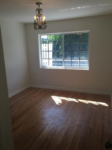 27 East Road, Delray Beach, FL 33483