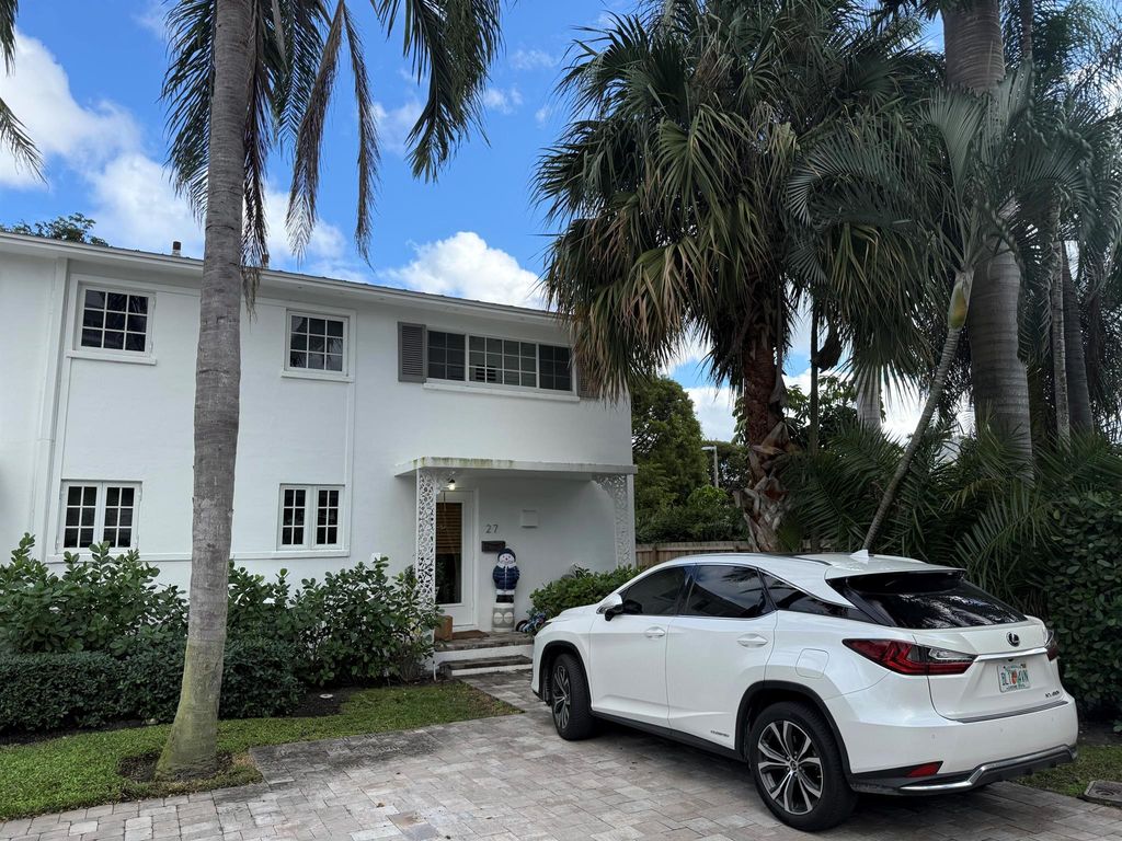 27 East Road, Delray Beach, FL 33483