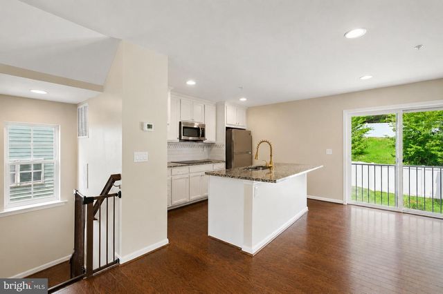 1052 OWENS RD, Oxon Hill, MD 20745