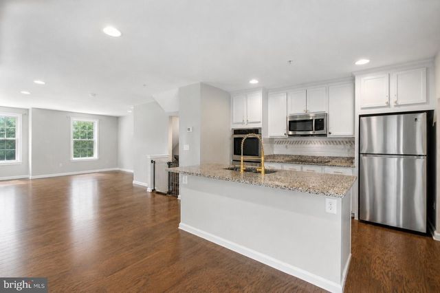 1052 OWENS RD, Oxon Hill, MD 20745